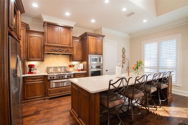 7130 Holly Square Ct., Tyler, TX 75703