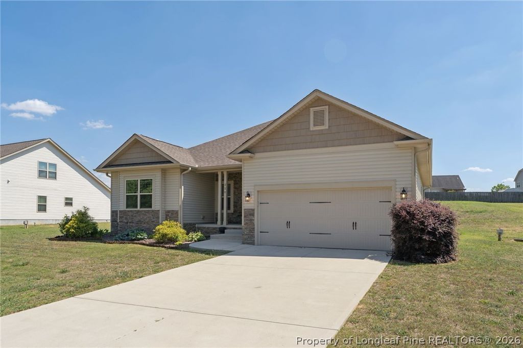 220 Glendale Circle, Sanford, NC 27332 — photo 2