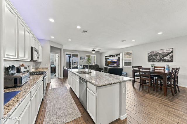 18552 W YUCATAN Drive, Surprise, AZ 85388