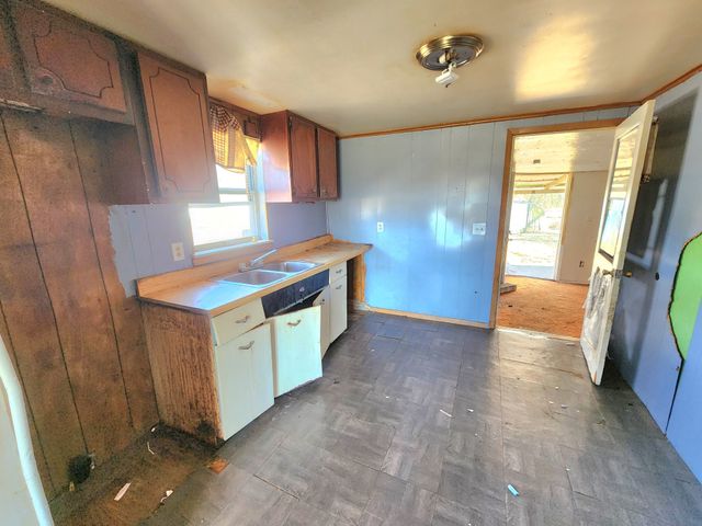 1102 N Washington St, Tullahoma, TN 37388