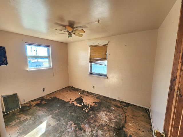 1102 N Washington St, Tullahoma, TN 37388