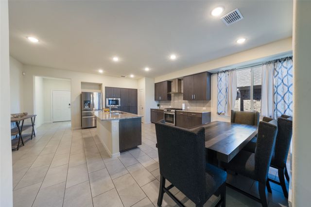 989 Kingbird Lane, Alvarado, TX 76009