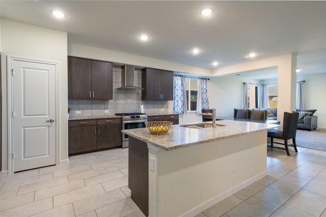 989 Kingbird Lane, Alvarado, TX 76009