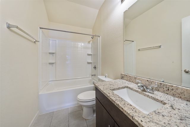 989 Kingbird Lane, Alvarado, TX 76009