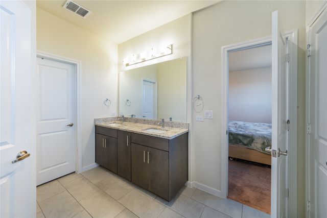 989 Kingbird Lane, Alvarado, TX 76009