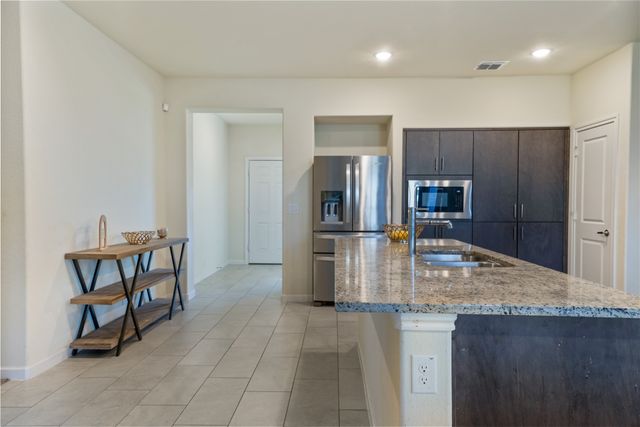 989 Kingbird Lane, Alvarado, TX 76009