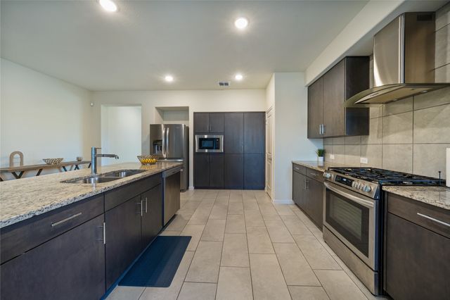 989 Kingbird Lane, Alvarado, TX 76009