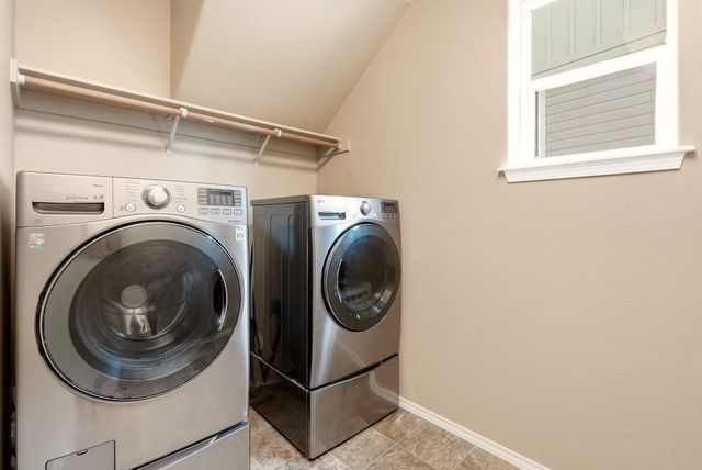 6909 S Woodhaven Dr, Spokane, WA 99224