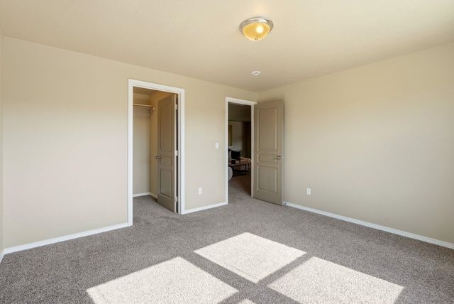 6909 S Woodhaven Dr, Spokane, WA 99224