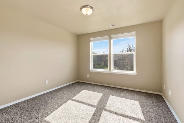 6909 S Woodhaven Dr, Spokane, WA 99224