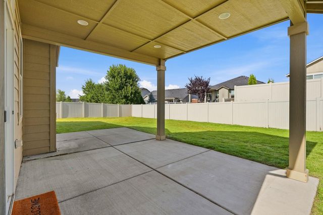 6909 S Woodhaven Dr, Spokane, WA 99224