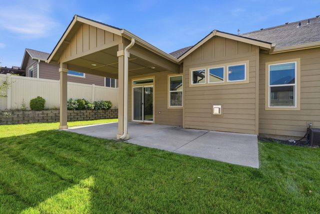 6909 S Woodhaven Dr, Spokane, WA 99224