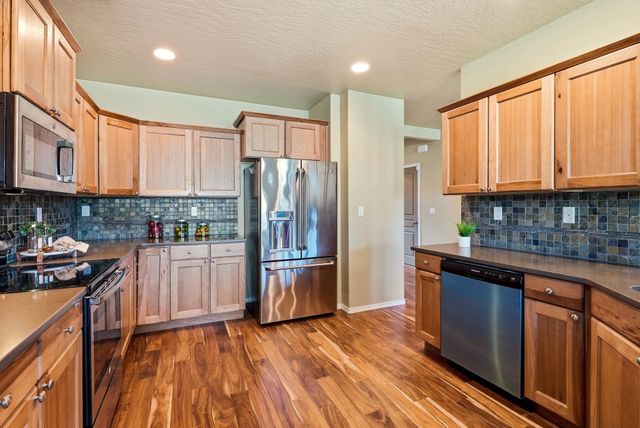 6909 S Woodhaven Dr, Spokane, WA 99224