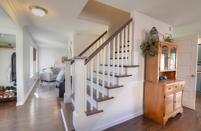 460 Danbury Drive, Carol Stream, IL 60188