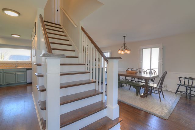 460 Danbury Drive, Carol Stream, IL 60188