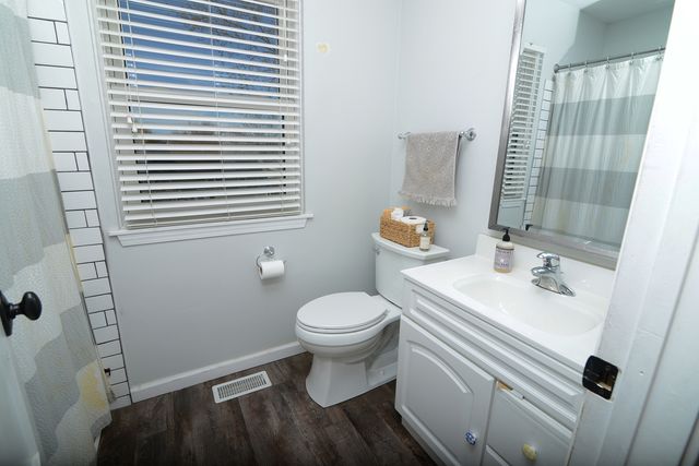 460 Danbury Drive, Carol Stream, IL 60188