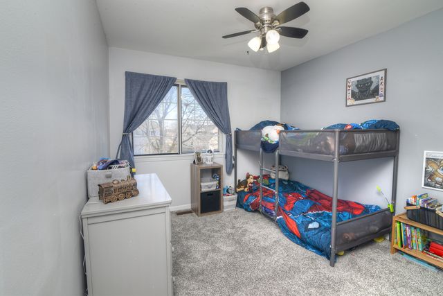 460 Danbury Drive, Carol Stream, IL 60188