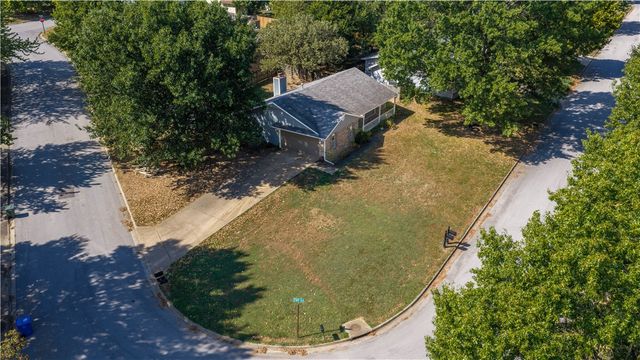3145 Shale Street, Fayetteville, AR 72704