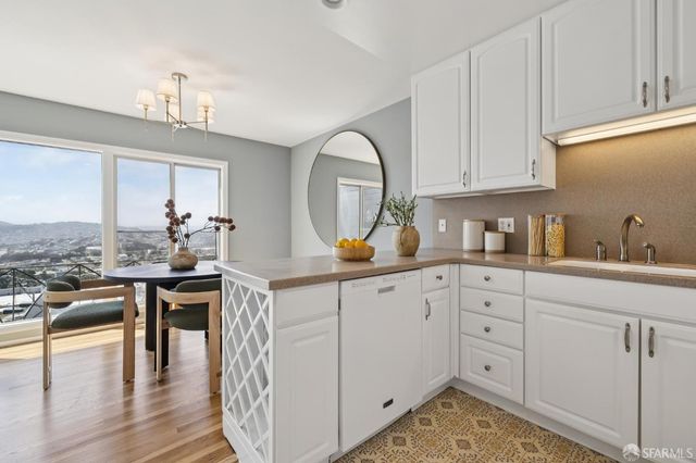 67 Molimo Drive, San Francisco, CA 94127