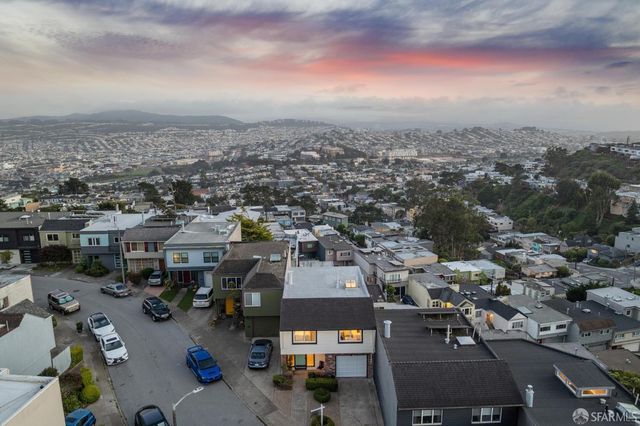 67 Molimo Drive, San Francisco, CA 94127