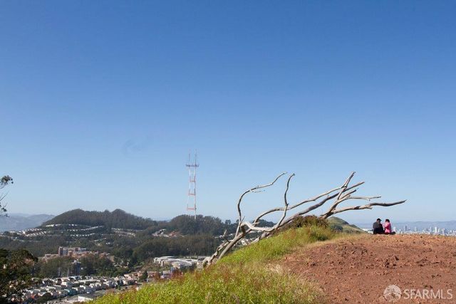 67 Molimo Drive, San Francisco, CA 94127