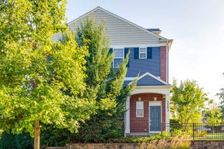 3253 Coral Lane, Glenview, IL 60026