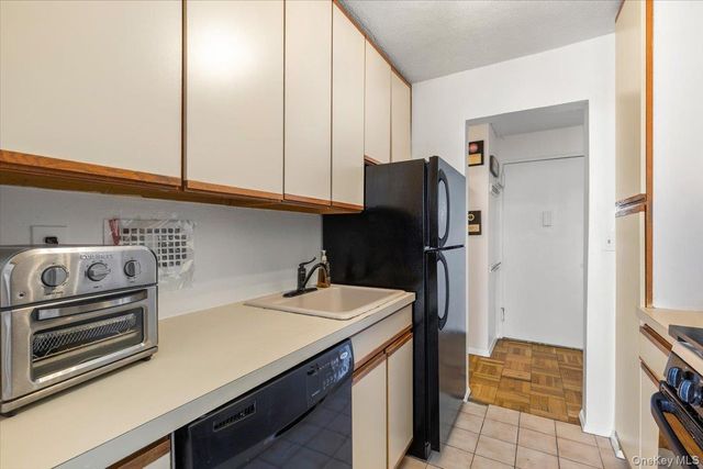 1841 Central Park Avenue 19L, Yonkers, NY 10710
