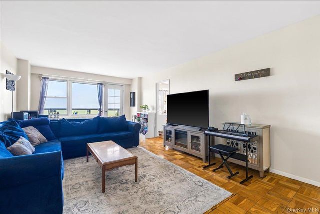 1841 Central Park Avenue 19L, Yonkers, NY 10710