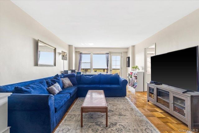 1841 Central Park Avenue 19L, Yonkers, NY 10710