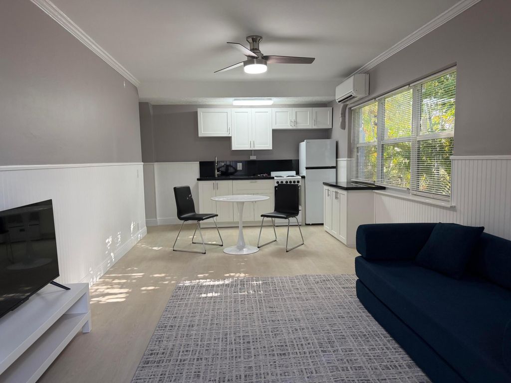 220 Washingtonia Avenue E, Lauderdale-By-The-Sea E, Lauderdale By The Sea, FL 33308