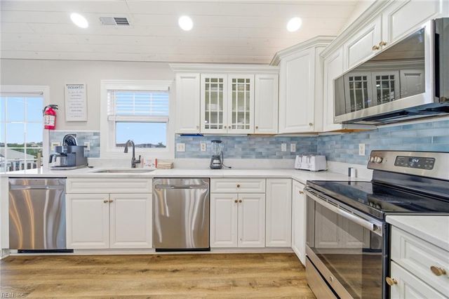 3033 Sandfiddler RD, Virginia Beach, VA 23456
