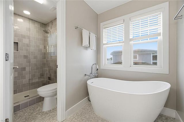 3033 Sandfiddler RD, Virginia Beach, VA 23456