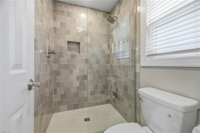 3033 Sandfiddler RD, Virginia Beach, VA 23456