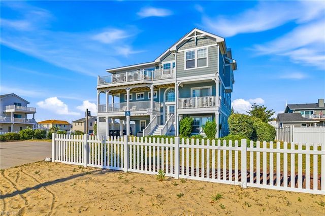 3033 Sandfiddler RD, Virginia Beach, VA 23456
