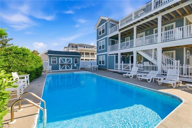 3033 Sandfiddler RD, Virginia Beach, VA 23456