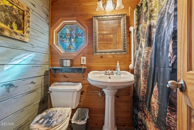 714 Shell Mountain Road, Sevierville, TN 37876