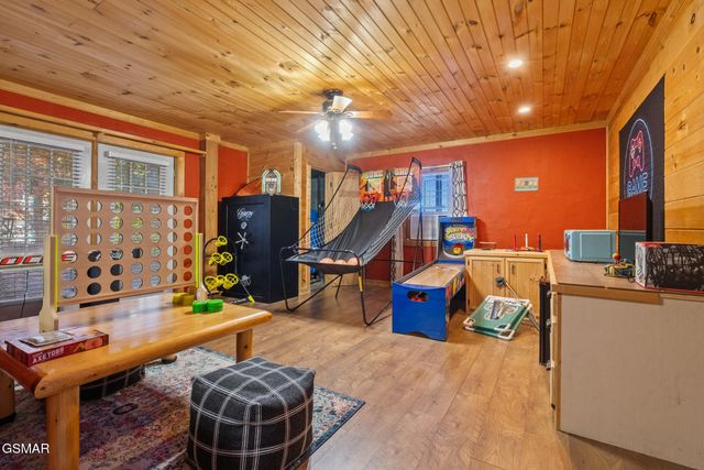 714 Shell Mountain Road, Sevierville, TN 37876