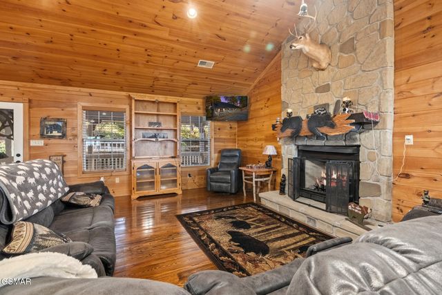 714 Shell Mountain Road, Sevierville, TN 37876