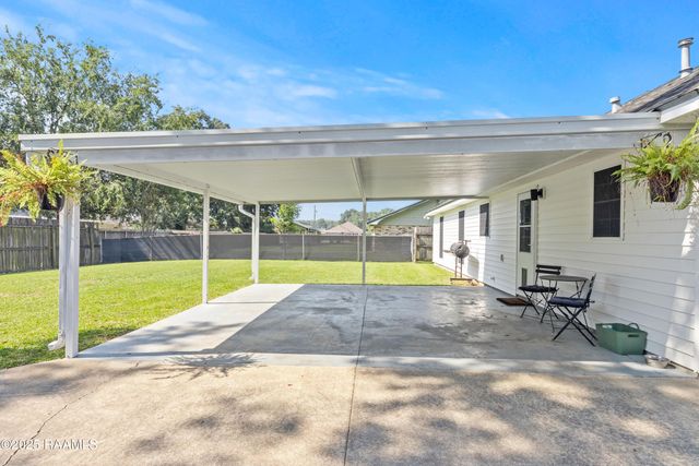 1006 Christopher Street, New Iberia, LA 70563