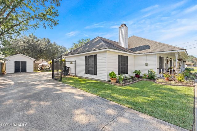 1006 Christopher Street, New Iberia, LA 70563