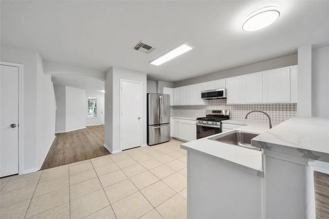 1911 Adobe Stone Drive, Humble, TX 77396