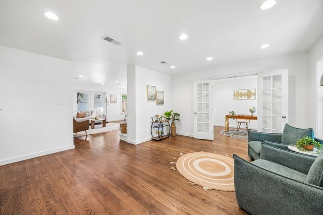 6718 Hialeah Drive, Dallas, TX 75214