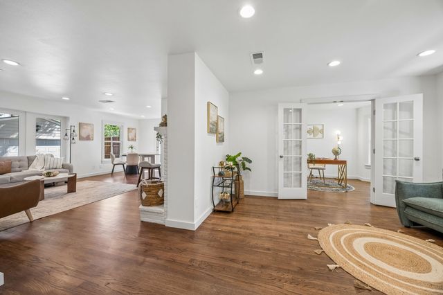 6718 Hialeah Drive, Dallas, TX 75214