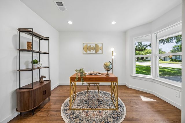 6718 Hialeah Drive, Dallas, TX 75214