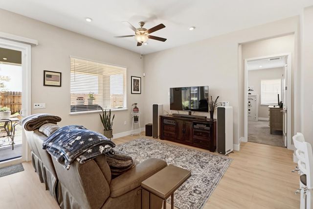 9230 Stillwagon St, Elk Grove, CA 95624