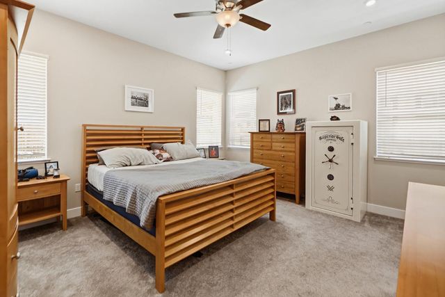 9230 Stillwagon St, Elk Grove, CA 95624