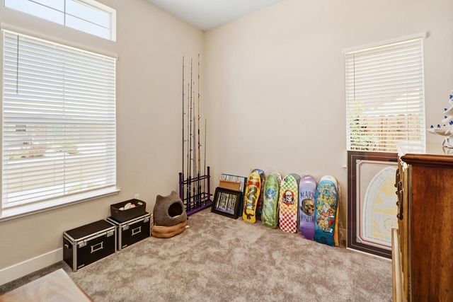 9230 Stillwagon St, Elk Grove, CA 95624