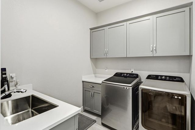 9230 Stillwagon St, Elk Grove, CA 95624