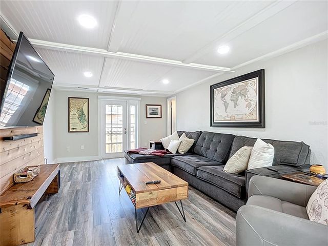4231 8TH STREET N, St Petersburg, FL 33703
