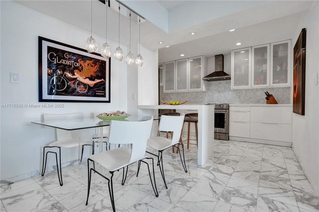 19707 Turnberry Way 16C, Aventura, FL 33180